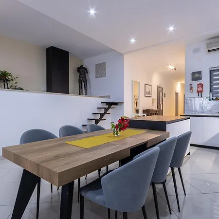 Spacious And Stylish Apartment Saint Julian's Exterior photo