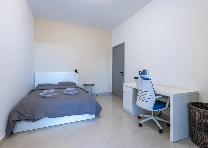 Spacious And Stylish Apartment