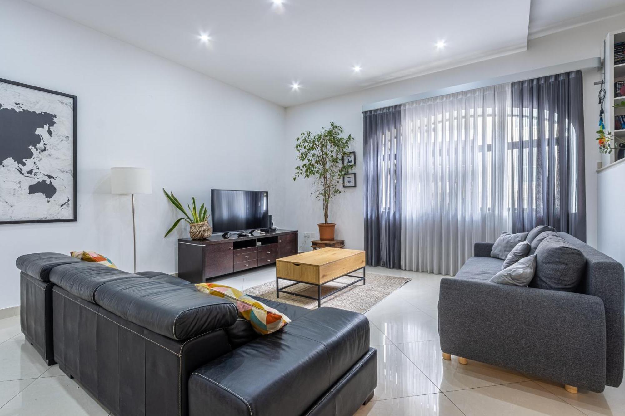 Spacious And Stylish Апартаменты *